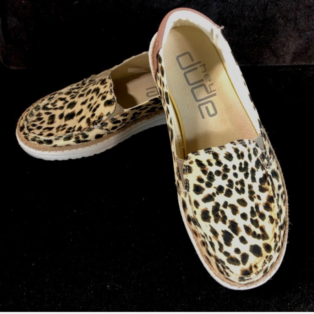 Hey Dude Lena womens sz 6 Slip On Shoes Leopard Angora Shoes Cheetah